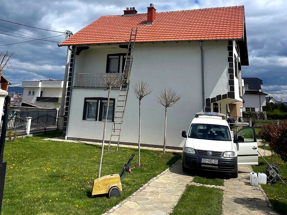 Çati pas heqjes së myshkut