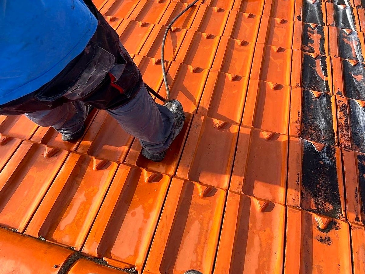 Pamje e afërt e pastrimit me presion