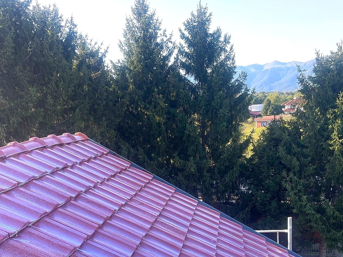 Ekipi i Kompanisë së Pastrimit Alijaj në aksion